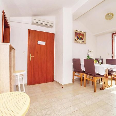 2 Bedroom Amazing Apartment In ツリクヴェニツァ エクステリア 写真