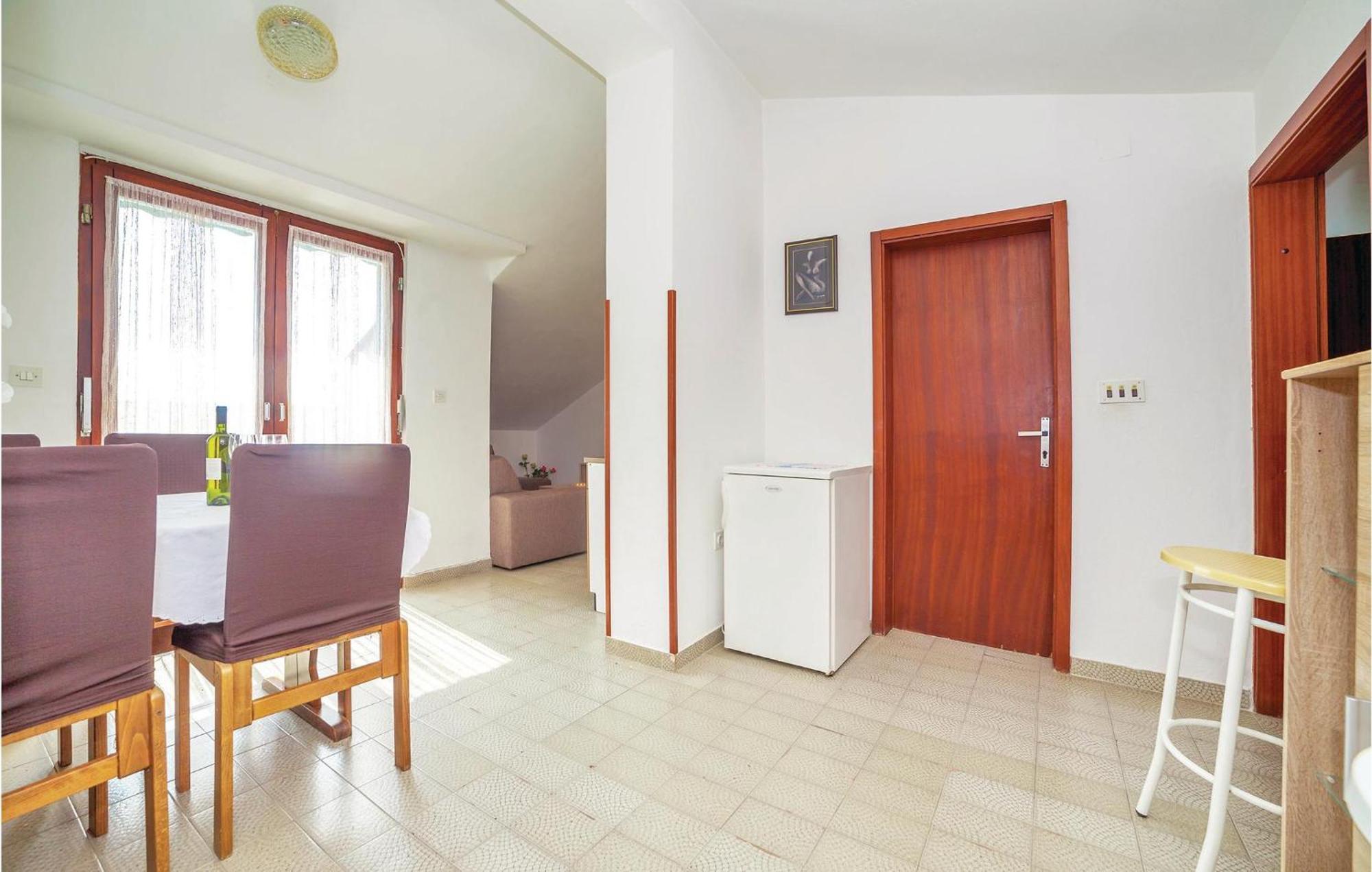 2 Bedroom Amazing Apartment In ツリクヴェニツァ エクステリア 写真